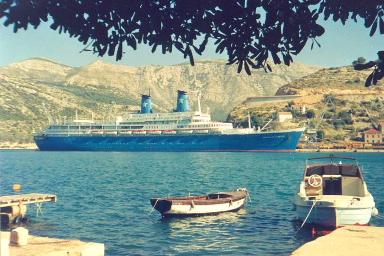Izvorni naziv datoteke: Achille Lauro 02.jpg