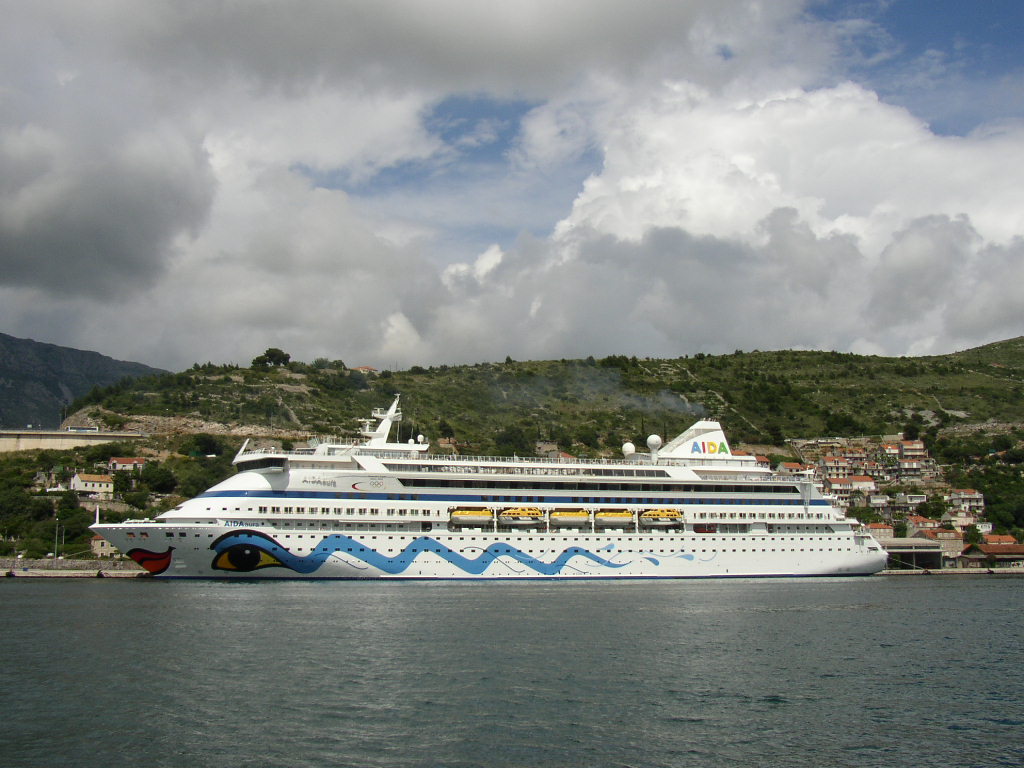 AIDAaura